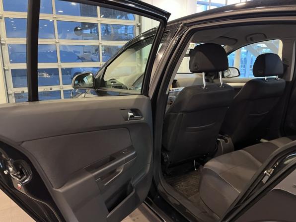 Opel Astra H Рестайлинг с пробегом 2013 года, цена 705 000 рублей, 110221 км, хэтчбек, Автокод Объявления