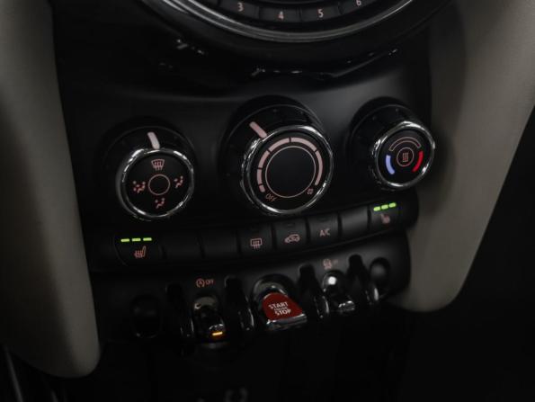 Mini Hatch III (F55/F56) с пробегом 2016 года, цена 1 449 000 рублей, 156801 км, хэтчбек, Автокод Объявления