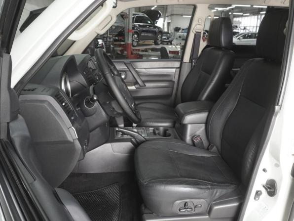 Mitsubishi Pajero IV Рестайлинг 1 с пробегом 2014 года, цена 2 080 000 рублей, 209799 км, внедорожник, Автокод Объявления