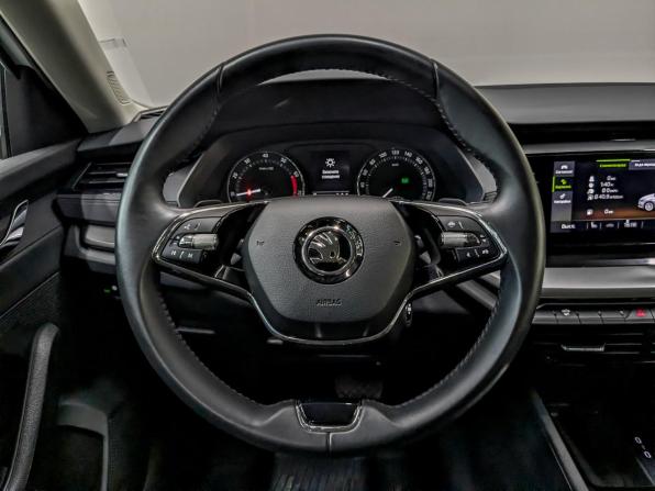 Skoda Octavia IV (A8) с пробегом 2021 года, цена 2 440 000 рублей, 52826 км, лифтбек, Автокод Объявления