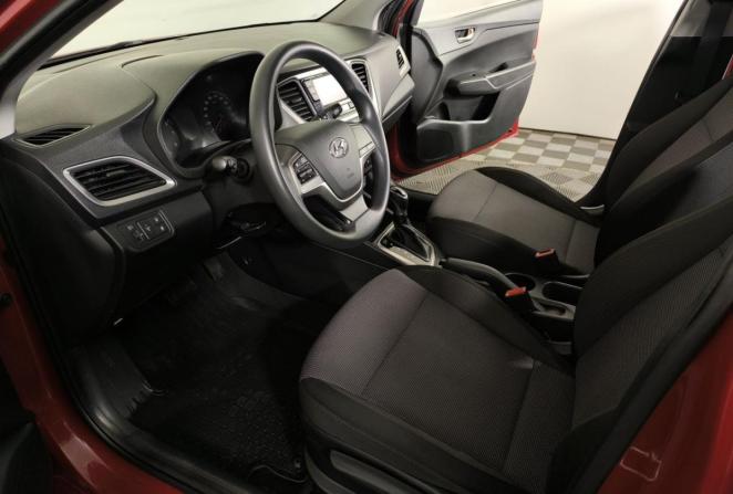 Hyundai Solaris II с пробегом 2018 года, цена 1 350 000 рублей, 79517 км, седан, Автокод Объявления