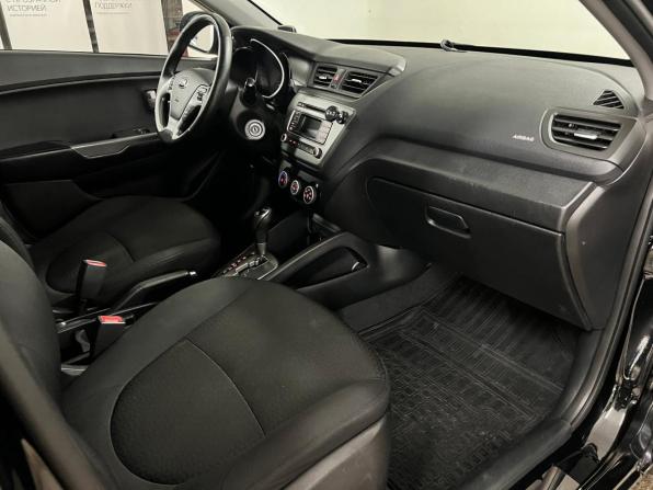Kia Rio III Рестайлинг с пробегом 2017 года, цена 941 000 рублей, 172746 км, седан, Автокод Объявления