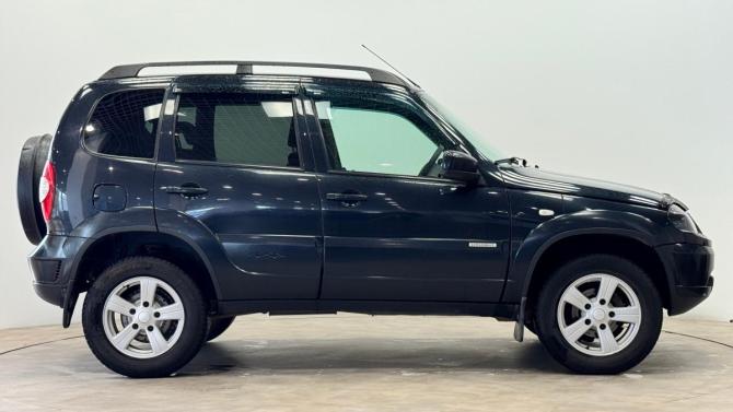 Chevrolet Niva I Рестайлинг с пробегом 2017 года, цена 690 000 рублей, 110267 км, внедорожник, Автокод Объявления