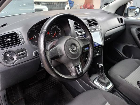 Volkswagen Polo V с пробегом 2012 года, цена 650 000 рублей, 246364 км, седан, Автокод Объявления