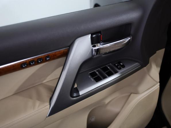 Toyota Land Cruiser 200 Series Рестайлинг 1 с пробегом 2013 года, цена 3 599 000 рублей, 234153 км, внедорожник, Автокод Объявления