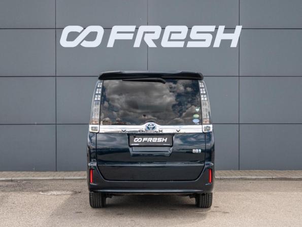 Toyota Voxy III (R80) с пробегом 2014 года, цена 1 715 000 рублей, 206675 км, минивэн, Автокод Объявления