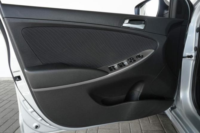 Hyundai Solaris I Рестайлинг с пробегом 2015 года, цена 1 230 000 рублей, 98462 км, седан, Автокод Объявления