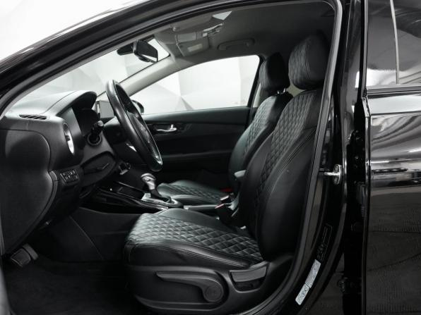 Kia Cerato IV Рестайлинг с пробегом 2022 года, цена 2 711 000 рублей, 70000 км, седан, Автокод Объявления