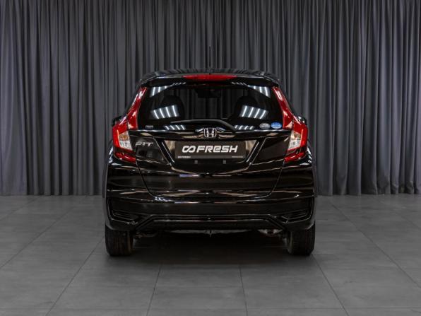 Honda Fit III Рестайлинг с пробегом 2019 года, цена 1 329 000 рублей, 59733 км, хэтчбек, Автокод Объявления