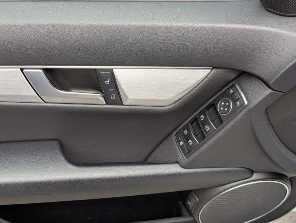 Mercedes-Benz C-Класс III (W204) Рестайлинг с пробегом 2012 года, цена 1 585 000 рублей, 154646 км, седан, Автокод Объявления