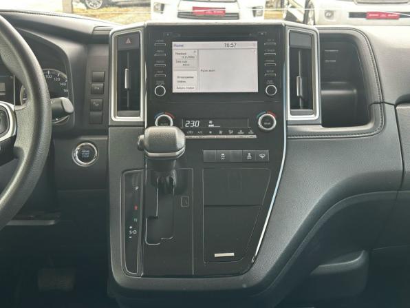 Toyota HiAce H300 с пробегом 2019 года, цена 3 950 000 рублей, 278544 км, минивэн, Автокод Объявления