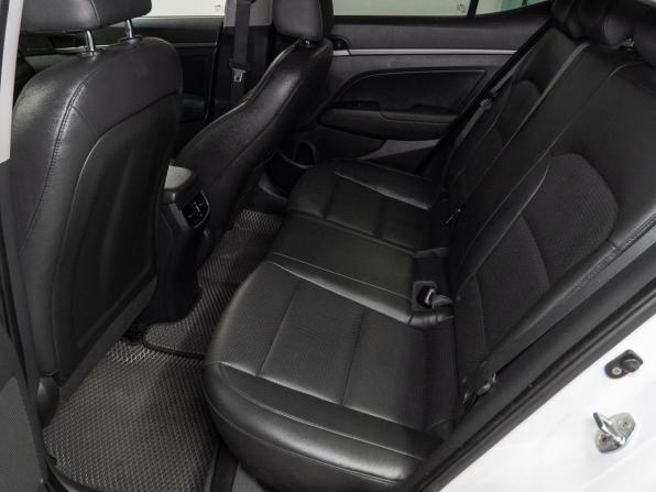 Hyundai Avante VI с пробегом 2016 года, цена 1 250 000 рублей, 179760 км, седан, Автокод Объявления