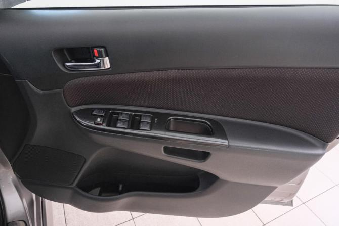 Toyota Wish I Рестайлинг с пробегом 2006 года, цена 849 000 рублей, 264130 км, компактвэн, Автокод Объявления