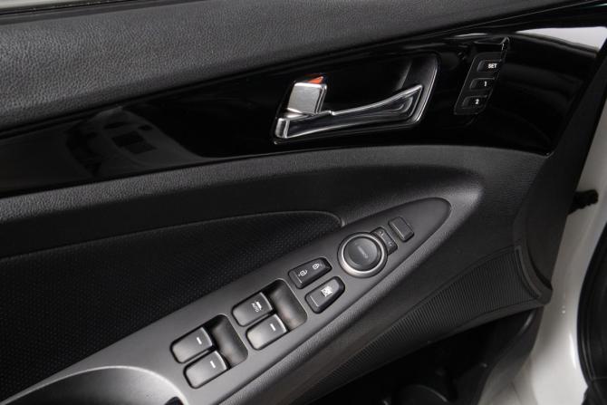 Hyundai Sonata VI (YF) с пробегом 2012 года, цена 979 000 рублей, 255647 км, седан, Автокод Объявления