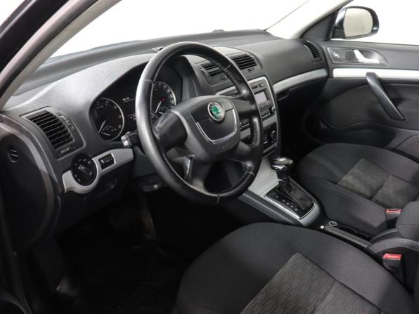 Skoda Octavia II (A5) Рестайлинг с пробегом 2011 года, цена 699 000 рублей, 226171 км, лифтбек, Автокод Объявления