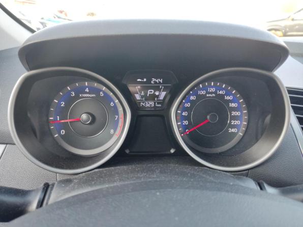 Hyundai Elantra V (MD) Рестайлинг с пробегом 2014 года, цена 1 029 000 рублей, 143000 км, седан, Автокод Объявления