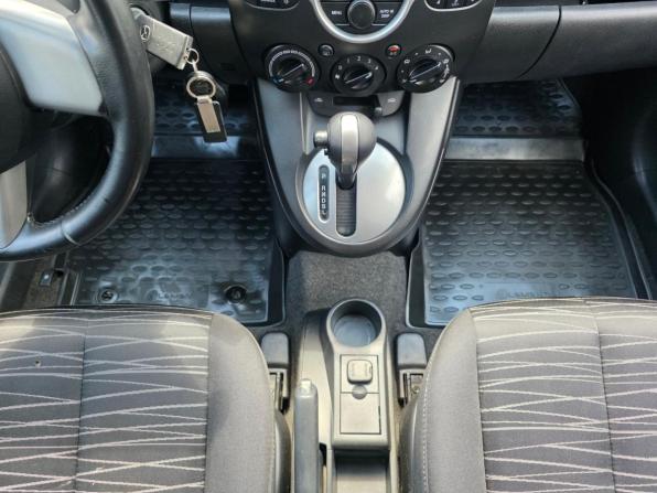 Mazda 2 II (DE) с пробегом 2009 года, цена 690 000 рублей, 92000 км, хэтчбек, Автокод Объявления