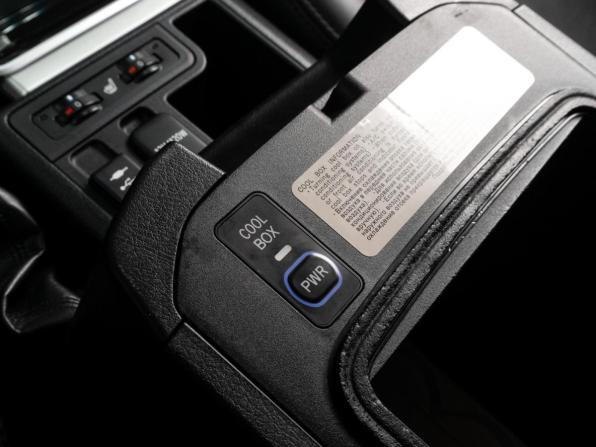 Toyota Land Cruiser Prado 150 Series Рестайлинг 2 с пробегом 2019 года, цена 5 189 000 рублей, 116427 км, внедорожник, Автокод Объявления