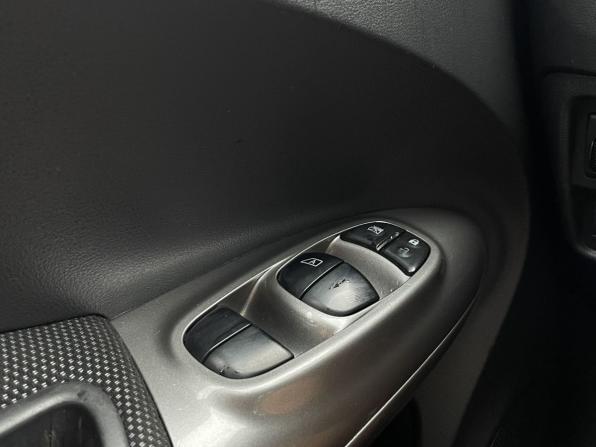 Nissan Juke I с пробегом 2012 года, цена 815 000 рублей, 201697 км, внедорожник, Автокод Объявления