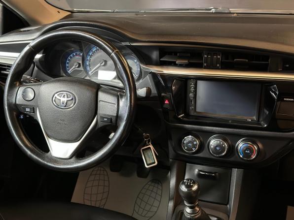 Toyota Corolla XI (E160 E170 E180) с пробегом 2013 года, цена 970 000 рублей, 199998 км, седан, Автокод Объявления