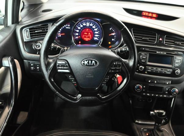 Kia Ceed II с пробегом 2012 года, цена 1 200 000 рублей, 159458 км, хэтчбек, Автокод Объявления