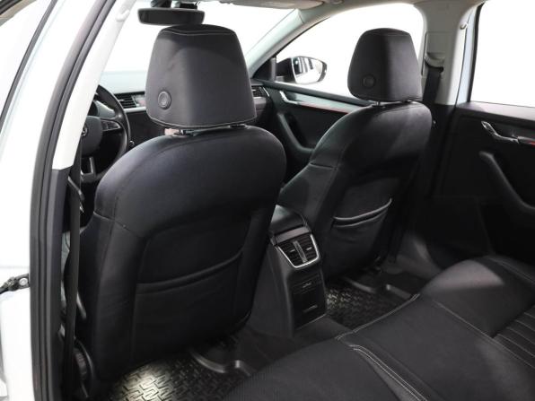 Skoda Octavia III (A7) Рестайлинг с пробегом 2019 года, цена 2 099 000 рублей, 120408 км, лифтбек, Автокод Объявления