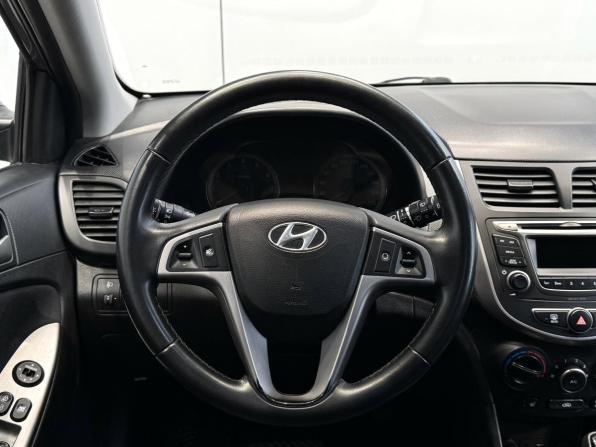 Hyundai Solaris I Рестайлинг с пробегом 2016 года, цена 845 000 рублей, 207961 км, хэтчбек, Автокод Объявления