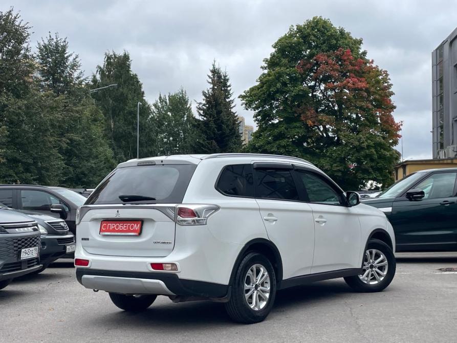 Mitsubishi Outlander III Рестайлинг Санкт-Петербург  - изображение 4