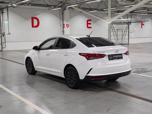 Hyundai Solaris II Рестайлинг с пробегом 2021 года, цена 1 410 000 рублей, 62639 км, седан, Автокод Объявления