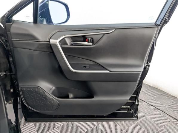 Toyota RAV4 V (XA50) с пробегом 2021 года, цена 3 350 000 рублей, 29900 км, внедорожник, Автокод Объявления