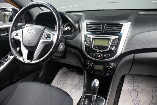 Hyundai Solaris I Рестайлинг с пробегом 2015 года, цена 999 000 рублей, 120000 км, хэтчбек, Автокод Объявления