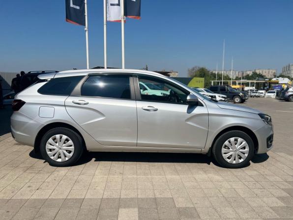Lada (ВАЗ) Vesta I Рестайлинг (NG) с пробегом 2024 года, цена 1 300 000 рублей, 60930 км, универсал, Автокод Объявления