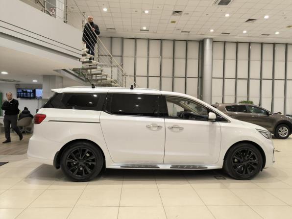 Kia Carnival III с пробегом 2018 года, цена 2 699 000 рублей, 131871 км, минивэн, Автокод Объявления