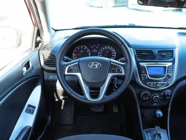 Hyundai Solaris I с пробегом 2014 года, цена 899 000 рублей, 155700 км, хэтчбек, Автокод Объявления