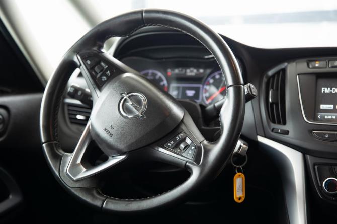 Opel Zafira C Рестайлинг с пробегом 2017 года, цена 2 050 000 рублей, 187418 км, минивэн, Автокод Объявления
