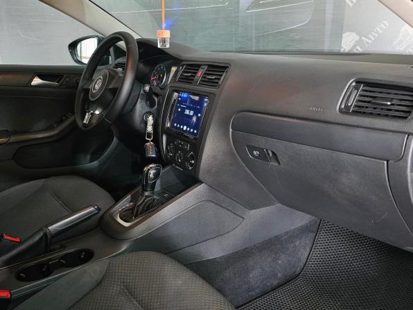 Volkswagen Jetta VI с пробегом 2013 года, цена 950 000 рублей, 246000 км, седан, Автокод Объявления