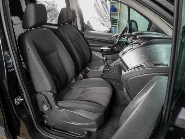 Ford Tourneo Connect II с пробегом 2017 года, цена 1 729 000 рублей, 167647 км, компактвэн, Автокод Объявления