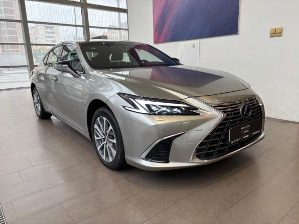 Lexus ES VII Рестайлинг 2 с пробегом 2025 года, цена 5 750 000 рублей, 47 км, седан, Автокод Объявления
