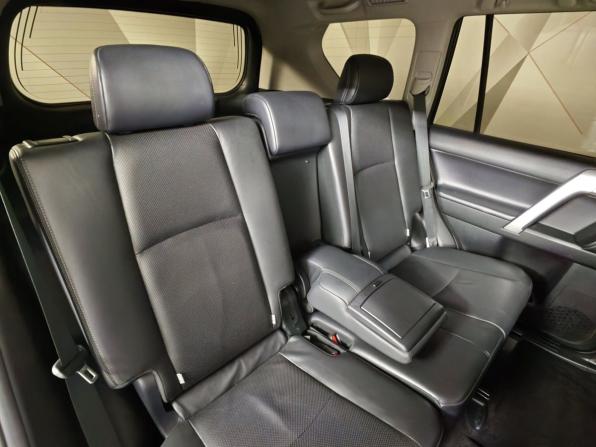 Toyota Land Cruiser Prado 150 Series Рестайлинг 2 с пробегом 2019 года, цена 5 399 000 рублей, 129802 км, внедорожник, Автокод Объявления