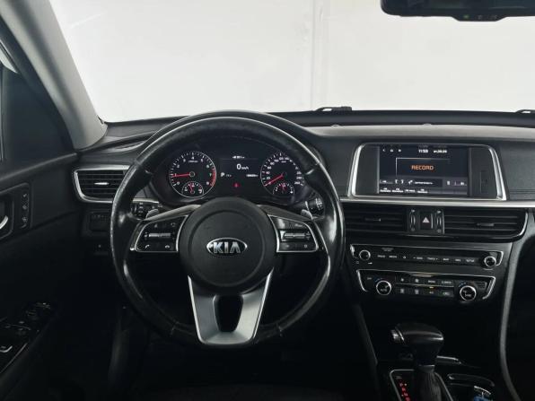 Kia Optima IV Рестайлинг с пробегом 2018 года, цена 1 545 000 рублей, 189309 км, седан, Автокод Объявления