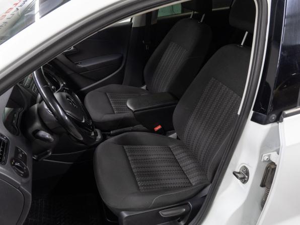 Volkswagen Polo V Рестайлинг с пробегом 2017 года, цена 1 169 000 рублей, 152353 км, седан, Автокод Объявления