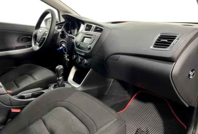 Kia Ceed II с пробегом 2013 года, цена 855 000 рублей, 99692 км, хэтчбек, Автокод Объявления