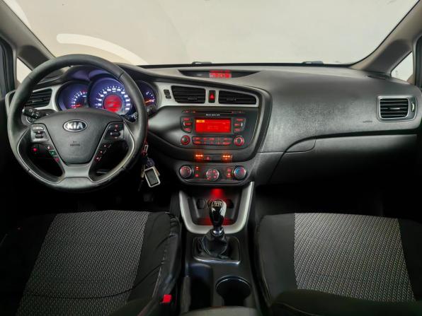 Kia Ceed II с пробегом 2015 года, цена 885 000 рублей, 255295 км, универсал, Автокод Объявления