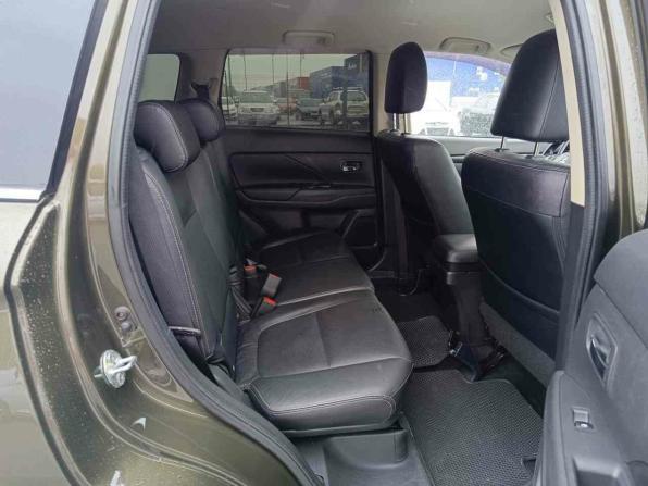 Mitsubishi Outlander III Рестайлинг 2 с пробегом 2016 года, цена 1 724 995 рублей, 235333 км, внедорожник, Автокод Объявления