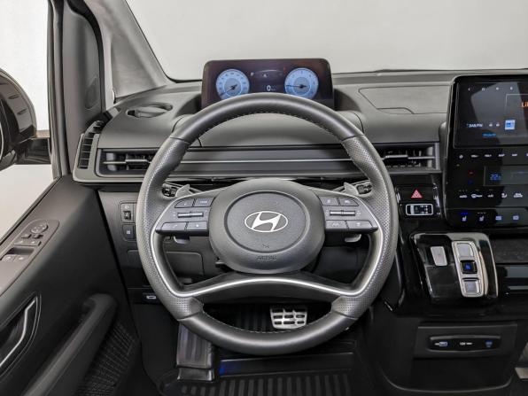 Hyundai Staria I с пробегом 2024 года, цена 6 414 500 рублей, 10142 км, минивэн, Автокод Объявления