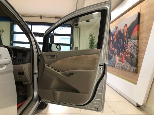 Toyota ISis I с пробегом 2004 года, цена 695 000 рублей, 280000 км, минивэн, Автокод Объявления