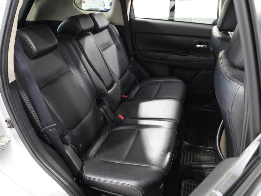 Mitsubishi Outlander III Рестайлинг 2 Ростов-на-Дону  - изображение 7