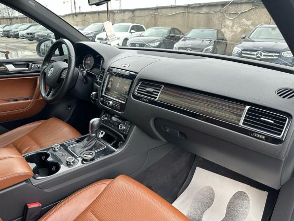 Volkswagen Touareg II с пробегом 2014 года, цена 2 490 000 рублей, 209271 км, внедорожник, Автокод Объявления