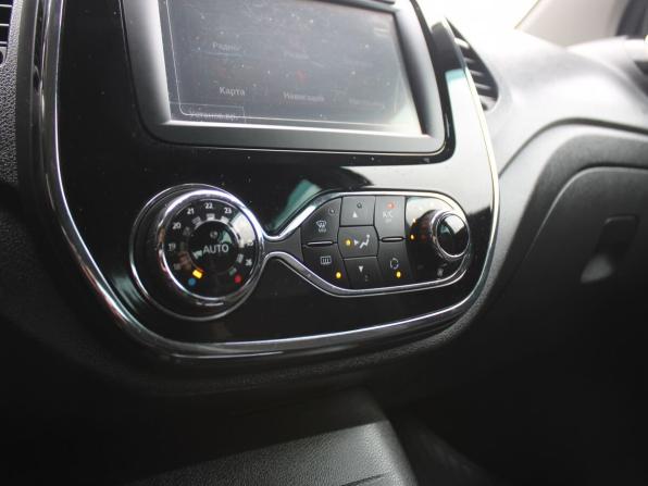 Renault Kaptur I с пробегом 2016 года, цена 1 679 900 рублей, 42993 км, внедорожник, Автокод Объявления