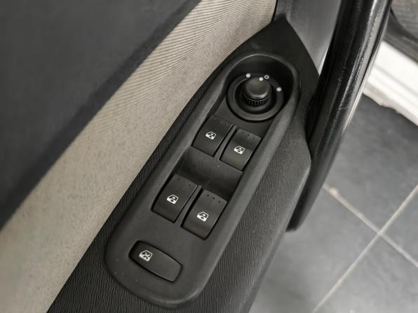 Renault Kangoo II с пробегом 2011 года, цена 599 000 рублей, 260000 км, минивэн, Автокод Объявления